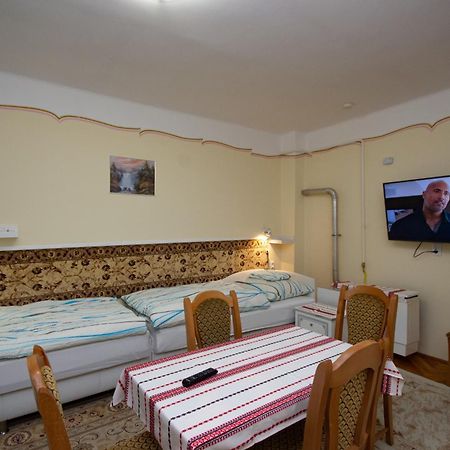 Amalia Apartman Gyula Exterior photo